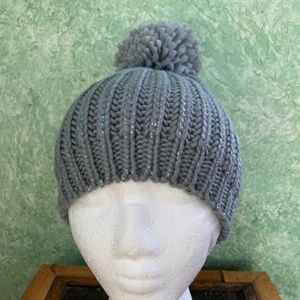 SO gray knit hat for girls